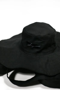 Black largebrim hat